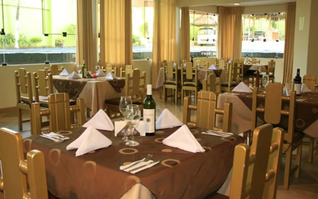 Parthenon Hotel y Eventos