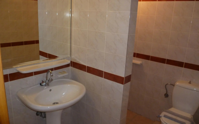 Karmi Studios & Apartments