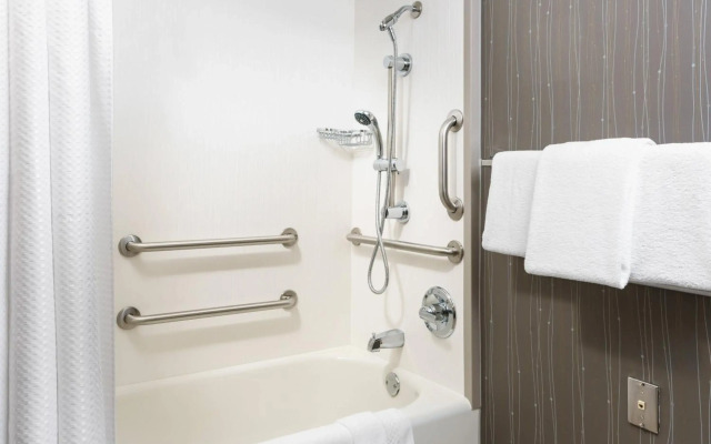 Courtyard by Marriott Chicago Magnificent Mile