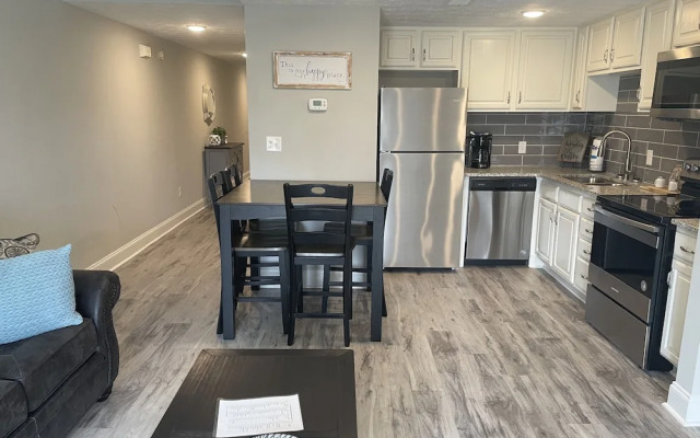 Smoky Mountain Bearadise w Pool.