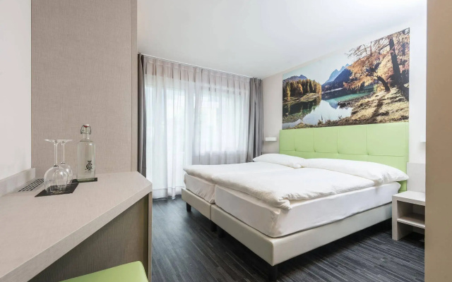 Adhhoc Hotel