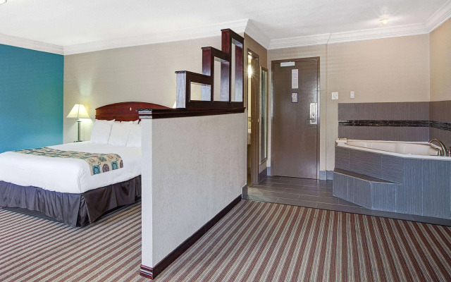 Ramada by Wyndham Houston Intercontinental Airport South