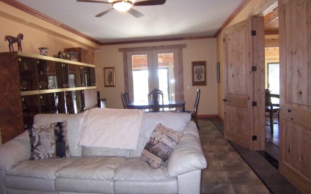 Elktrace Bed & Breakfast