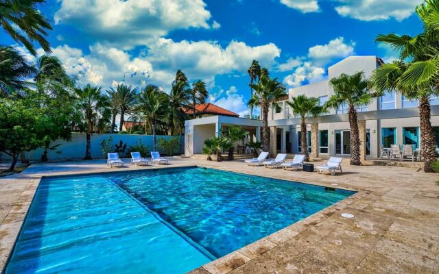 Direct Ocean Front Villa With Private Pool + View! Boca Catalina Malmok!