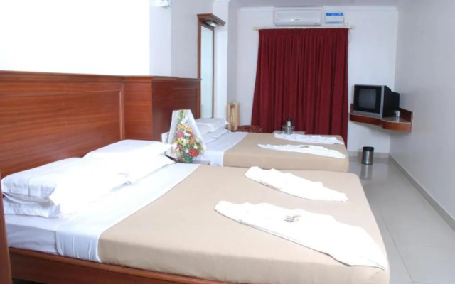 Snt Comforts Lodge by OYO Rooms