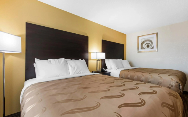 Quality Inn & Suites Metropolis I-24