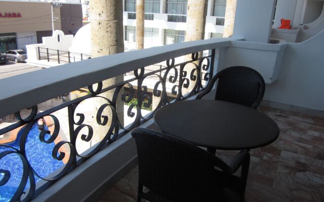 Hotel Solamar Inn