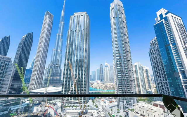 Exclusive Burj Crown 4b Balcony Burj Khalifa View