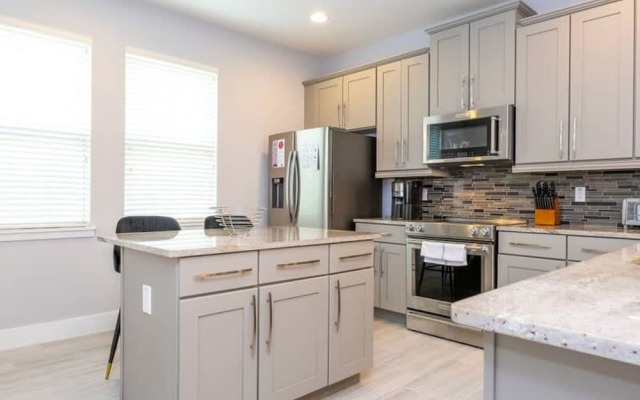 7650 Spacious House With 6BD