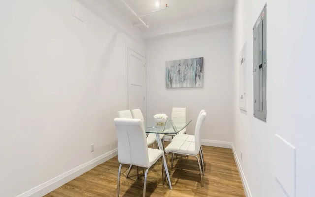 GLOBALSTAY. Dundurn LOFTS. Free parking