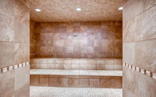 Crystal Peak Lodge 7203 - Ski-In/Ski-Out by RedAwning