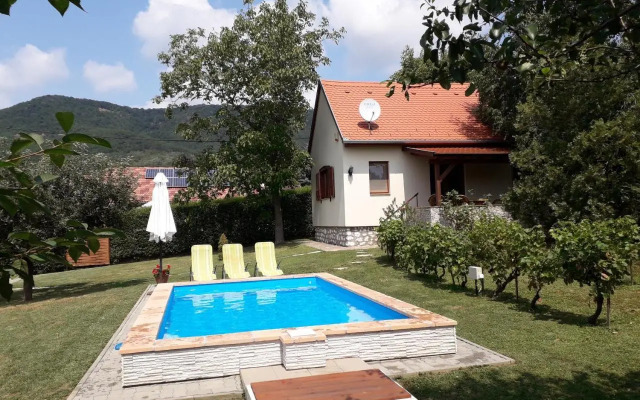 Cseresznyevirág Vendégházak