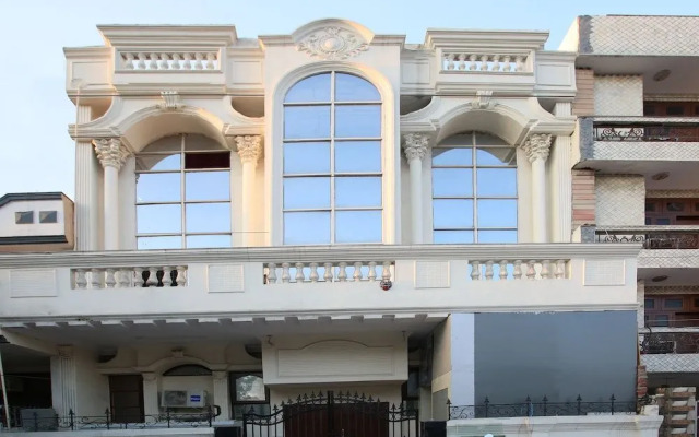 Silver Villa by OYO Rooms