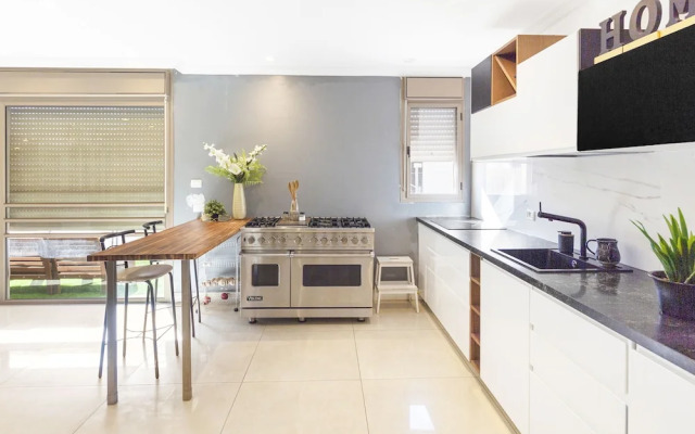 Chateau Gabriel 6 BR Villa w Heated Pool