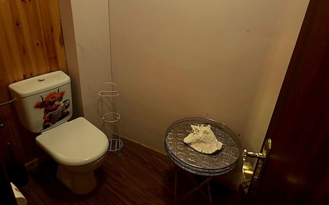 Dog-friendly Home With Bubble Bath