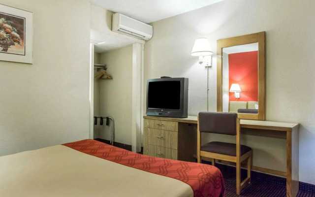 Econo Lodge Atlanta College Park