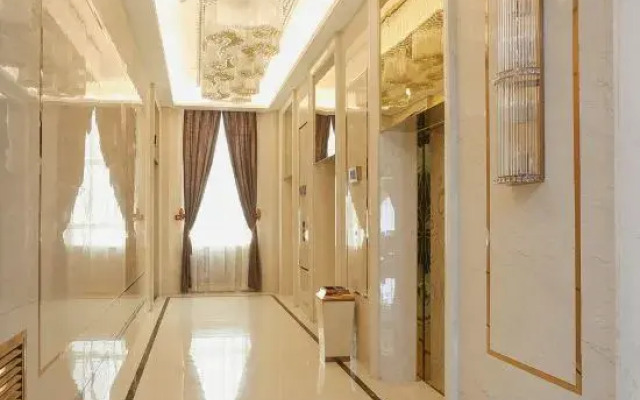 Oriental Host Hotel