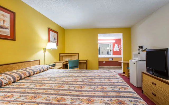Motel 6-Fresno, CA - Yosemite Hwy