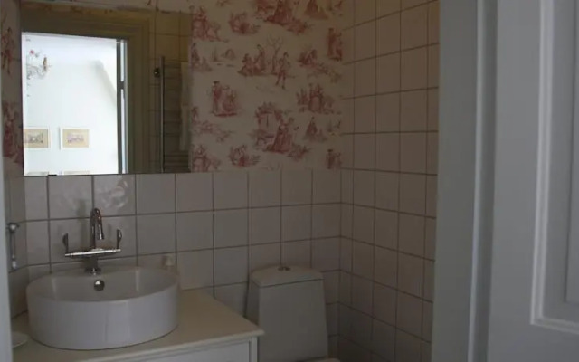 Östa Gård Bed & Breakfast