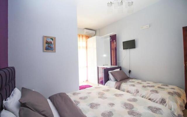 Hotel Zhironi