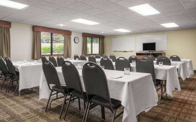 AmericInn by Wyndham Lake City