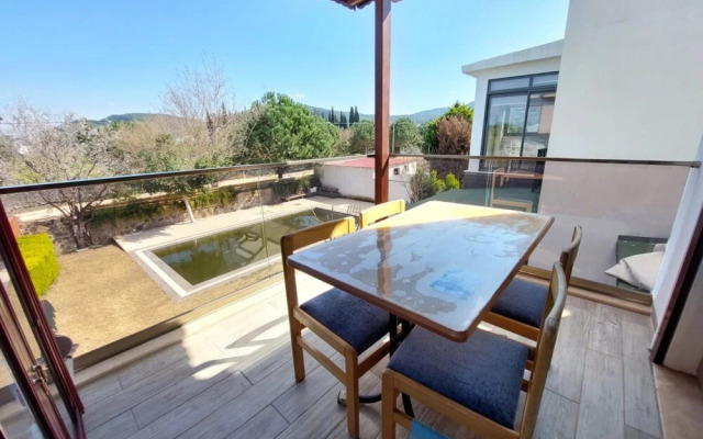 Vibrant Flat With Balcony in Golturkbuku
