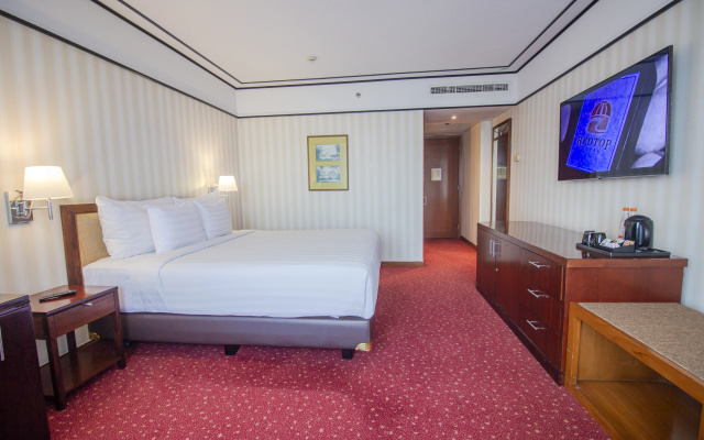 REDTOP Hotel & Convention Center – Guest Rooms – Jakarta