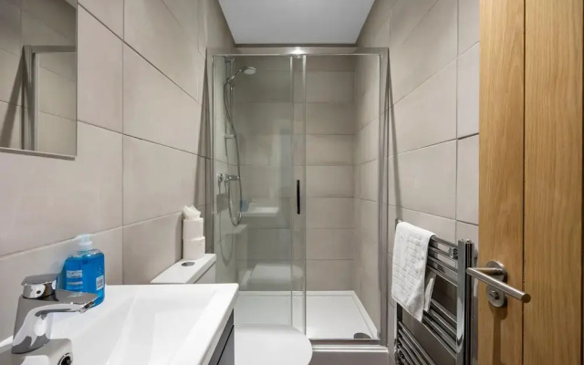 Queens Mile 2 With Free Parking By My Getaways