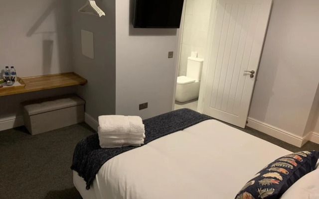 Springfield House Serviced Accommodation by Saffatel