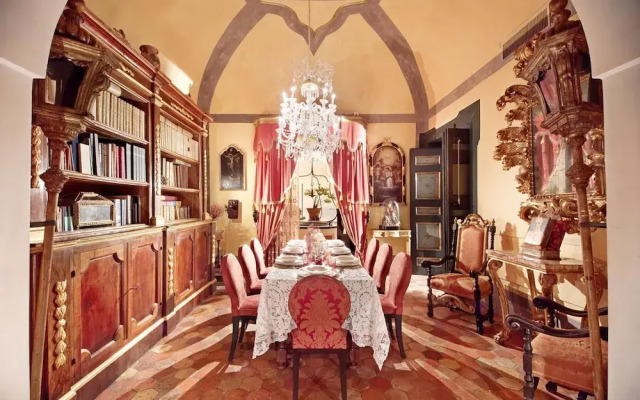 Palazzo Santa Croce in Positano