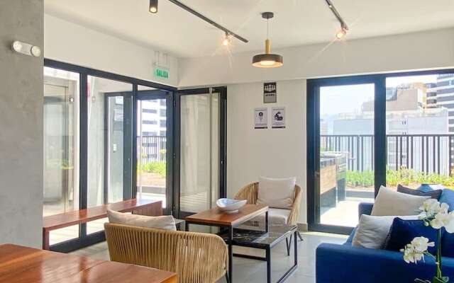 w Picturesque 2BR in the Heart of Miraflores