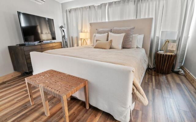 TOWER 2 MASTER SUITEs, 2 KINGS BEDS, MARINA