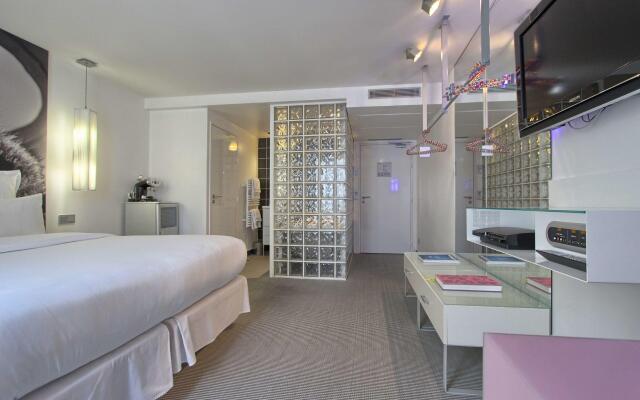 Kube Hotel Paris