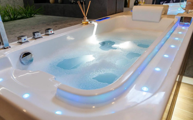Royal VIP jacuzzi Balabana 23