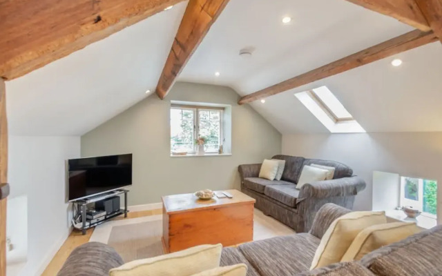 Upstairs Downstairs Cottage