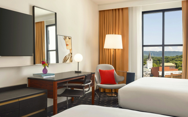 106 Jefferson Huntsville, Curio Collection by Hilton