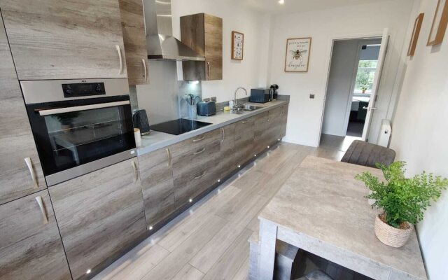 Stunning River View 2-bed Apartment in Perth