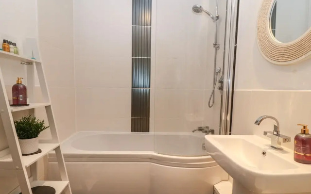 8 Pen Llanw Tides Reach