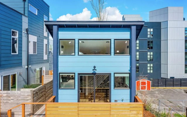 Sleek & Stylish Urban Loft