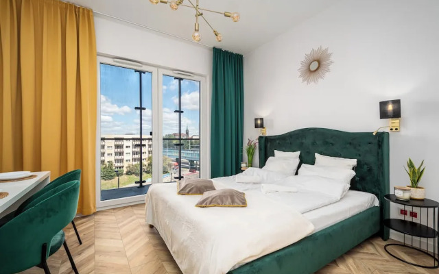 Bliska Wola Tower Sun & Snow