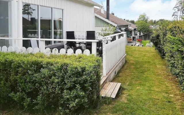 6 Person Holiday Home in Strömstad