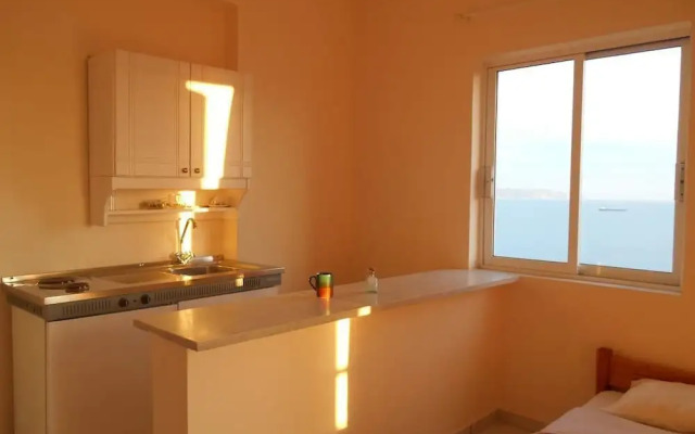 Odyseas Studios - Near Lourdas Beach