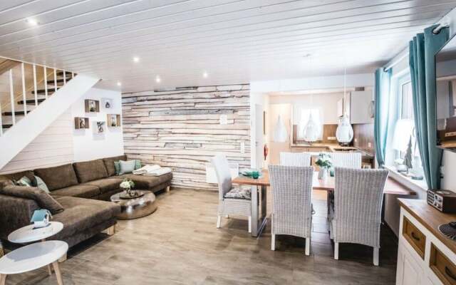 A gem of a Modern Retreat