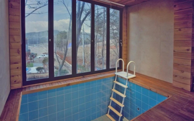 Yeongheungdo Grove Resort