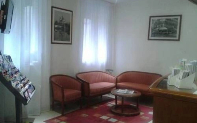 Hipotel Lilas Gambetta