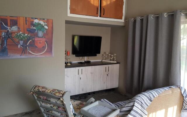 Apricity Inn