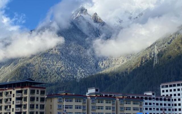 Meet Snow Mountain Boutique Residence