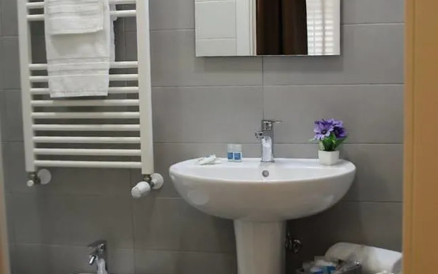 * 1 * 7 * 4 * Via Roma, Rooms Breakfast, B&B
