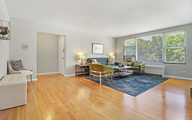 2BR Modern & Comfy Apt in Rogers Park