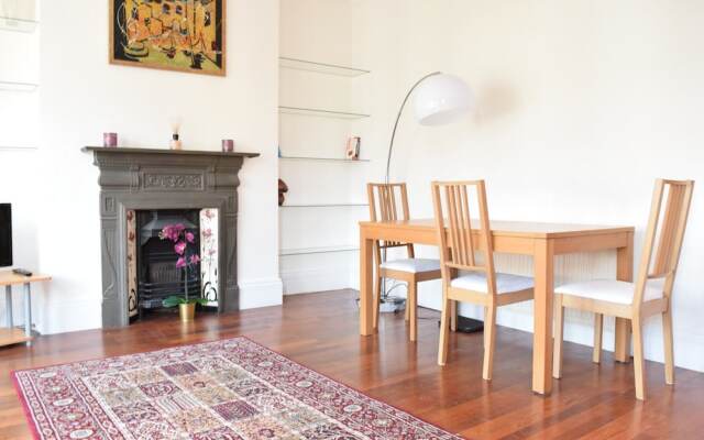 2 Bedroom Maisonette in Barons Court